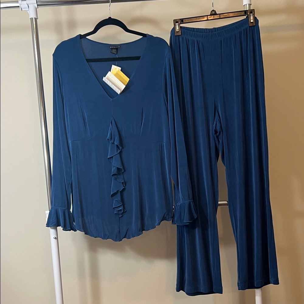 Elegant Blue Women's Set